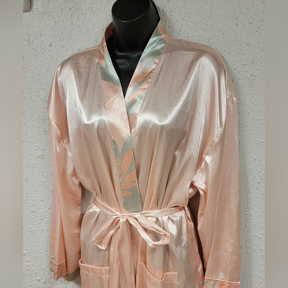Women's Satiny Robe - Picture 2 of 5
